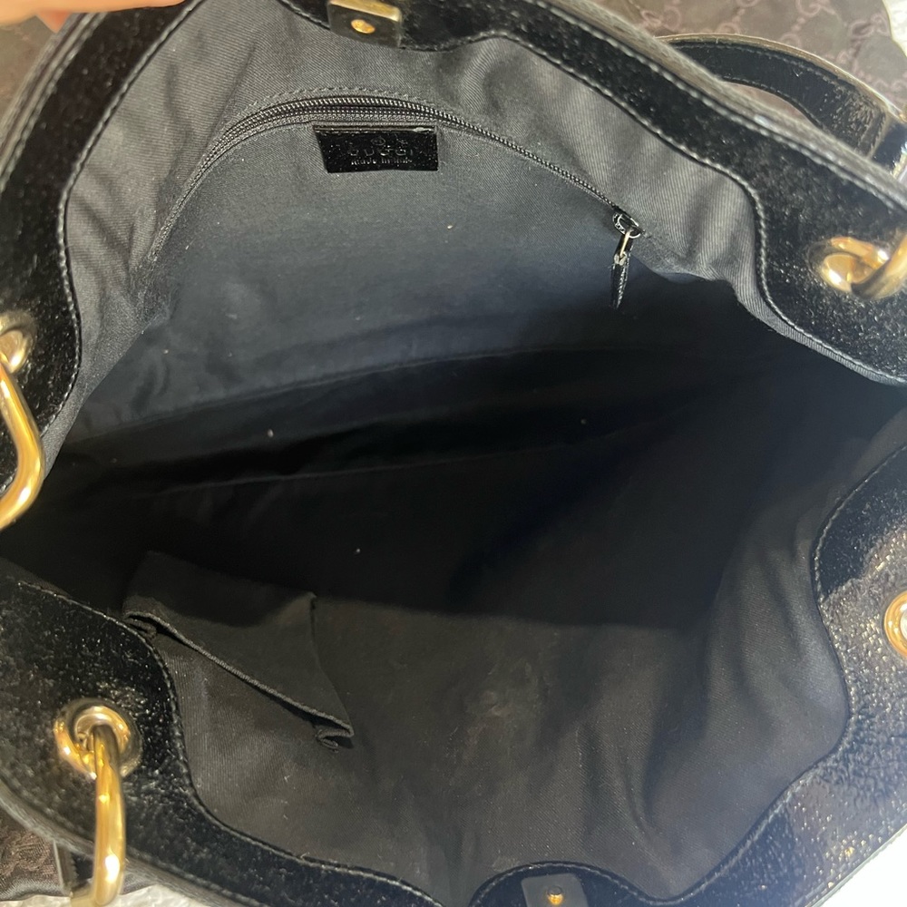 Gucci GG Shoulder Bag - Picture 5 of 15